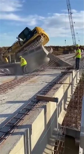 Hidden Structural Failure Causes a Bridge Deck to Collapse Instantly