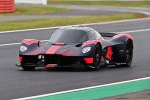Aston Martin Valkyrie specs, 0-60, quarter mile, lap times - FastestLaps.com