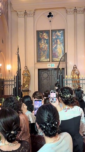 夢のような結婚式を素晴らしい大聖堂で