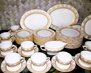 Imperial China Amhurst Dinnerware Set: 22K Gold, Service for 12, MCM - Etsy