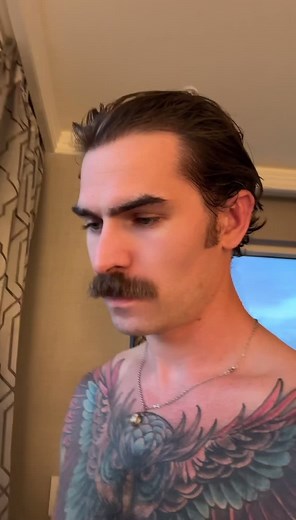 When you finally meet the person who the internet says is your soul mate for a year @hawkhatesyou