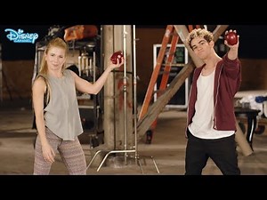 Descendants 2 - Dance tutorial di "Ways To Be Wicked" con Cameron Boyce