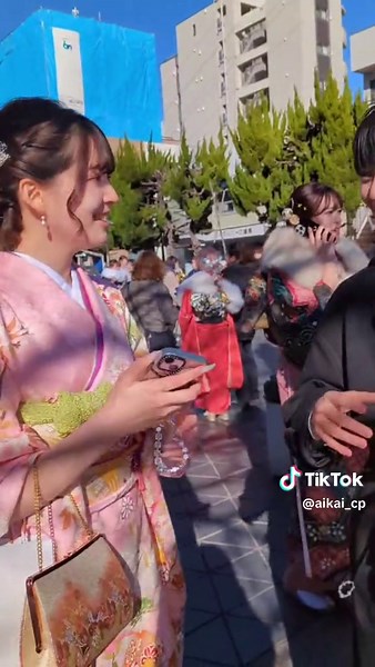 成人式を祝うカップルの特別な瞬間