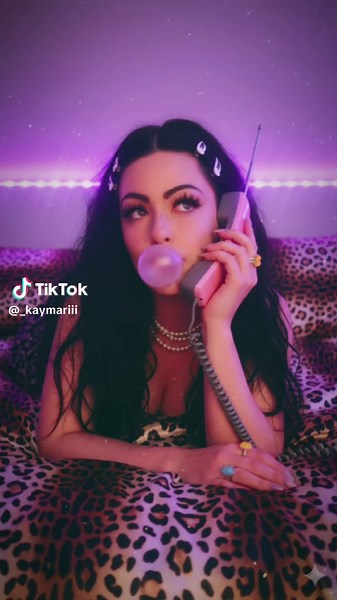 Exploring Y2K Fashion Trends and Aesthetic