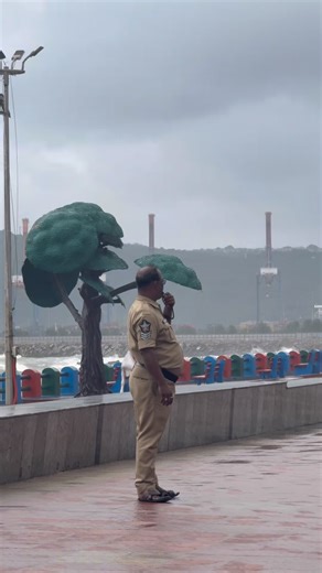teja 🫶 on Instagram: "Vizag lo montha Toofan..🌀 #cyclone #mustang #s #v #cyclones #cyclonenation #india #storm #weather #rain #photography #nature #monsoon #ford #big #wind #cycloneoriginal #climatechange #tropicalcyclone #thunderstorm #bountykilla #rhymingking #chronixx #vizag #vizagblogger #vizagcelebrities #vizagblogger #vizag #kohli #rain #vizaglove #vizagcityofdestiny"