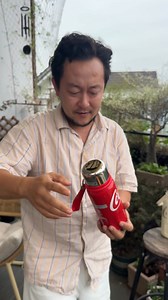 246K views · 694 reactions | Bình giữ nhiệt GERM Coca Cola giữ nhiệt 24 giờ, dung tích 800ml và 1200ml, thiết kế đẹp mắt với thép không gỉ cao cấp, nắp chắc chắn, tay cầm tiện dụng. Lý tưởng cho mọi chuyến đi, giữ đồ uống luôn nóng hoặc lạnh suốt ngày dài. #chucareviewkhongbooking #chucareview #chuca #review #binhgiunhiet #germ | Chú Cá Review Không Booking | Facebook
