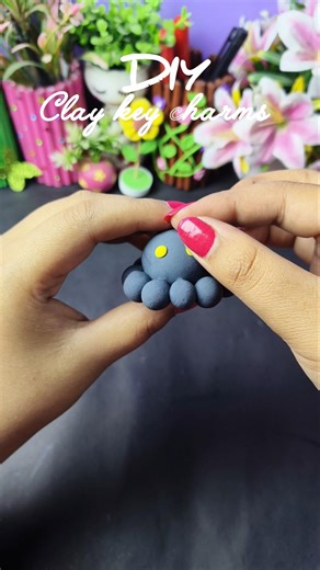diy clay keychain ✨🌚 #diy #craft #craftideas #handmade #artandcraft #claycraft #keychain #shortvideo