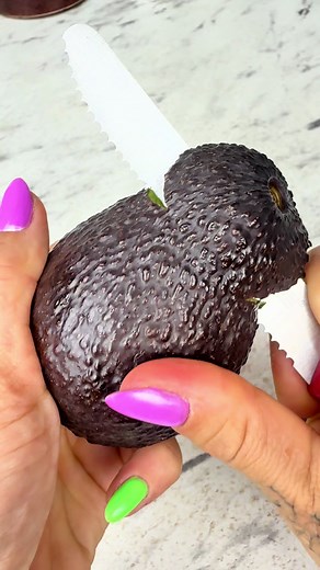 Expert Tips for Peeling an Avocado Effortlessly
