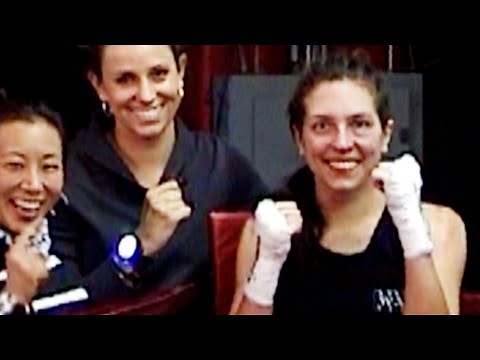 Women Boxing : 132 lb. 4 rounds