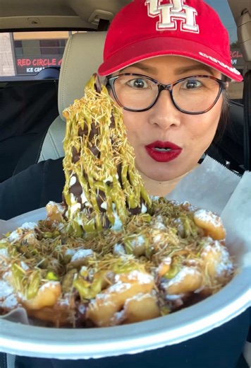 Dubai Chocolate Funnel Cake: A Sweet Delight