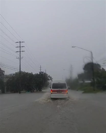 12:15 PM - Flooding ongoing on the Priority Bus Route, Beetham. Adverse Weather Alert in effect for T&T: https://ttweathercenter.com/2024/08/12/adverse-weather-alert-issued-for-tt-due-to-very-unstable-atmosphere/ | Trinidad and Tobago Weather Center