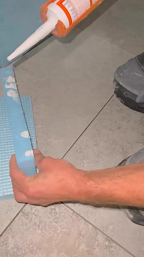 installation of polystyrene foam using glue | Workshop Construction