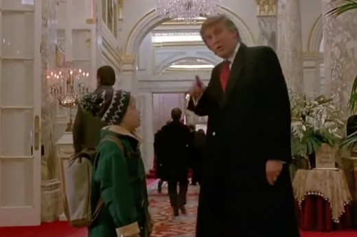 Donald Trump's cameo in lobby scene in Home Alone 2