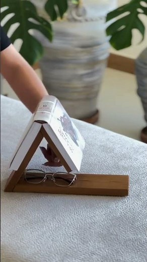 Minimal Wooden Book Stand Design | Smart Reading Holder for Desk & Study Table 📖✨