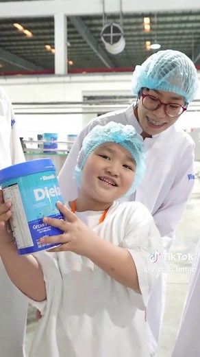 Vinamilk mời phụ huynh tận mắt kiểm chứng quy trình 500 bước làm sữa bột siêu sạch #Vinamilk #Suabottreem #HoptacVinamilk
