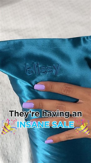 Most women don't know THIS about their pillowcases😱 Satin and cotton pillowcases are TERRIBLE for your skin: ❌Absorb moisture & grime ❌Dry out skin and hair ❌Promote acne, wrinkles & bacterial growth That's why dermatologists recommend these 100% SILK pillowcases instead, which are now on sale! 🚨 Do NOT miss THIS price drop (for the sake of your skin) 🚨 Now get 55% OFF at this link ➡️ | Blissy