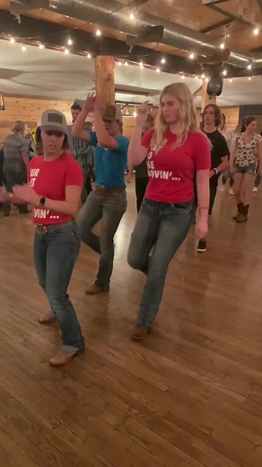 Fake ID Line Dance! @lizzy.250 is one of the best💛 #fakeid #country #linedance #countrygirl #foryoupage #fyp