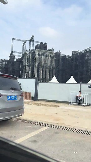 Building a Castle: The Art of Stage Design