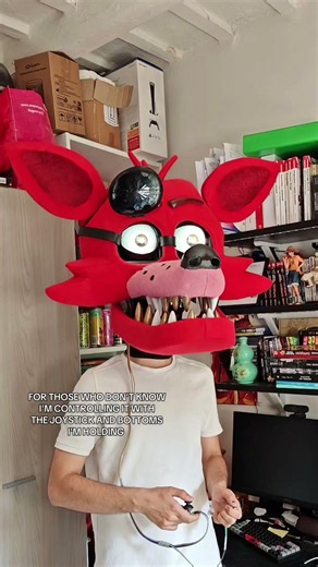 FIRST TEST WITH MY ANIMATRONIC FOXY HEAD COSPLAY #cosplay #fnaf #fivenightsatfreddys #foxy