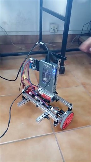 PID-Controlled Self-Balancing Robot | NI LabVIEW + myRIO | Bachelor Thesis 2020