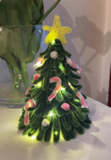 Cute and Easy DIY Christmas Tree Tutorial