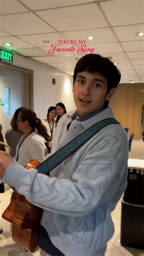 What if sumanib ulit si Elvis Presley kay Moymoy, and will wear something like this while singing Can't Help Falling in Love? #HeathJornales#YMFS