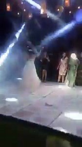 بنات شوفوا الفديو للاخير واحلموووو يصير هيج تره جذب بس بالافلام هههههههههههههههه ادري خبيث󾍔 | Paris Bride "عروس باريس"