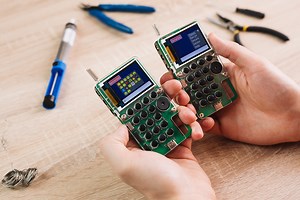 Build your own texting device and communicate freely with Chatter