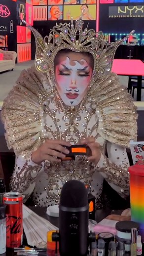 204K views · 5.9K reactions | Grandes tips de makeup con Paper Cut #dragqueen #drag #reelsfyp #parativiral #makeup | PepeyTeo | Facebook