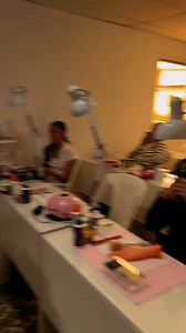 Sientes que el rubber calienta ? Que estás haciendo mal ? Tomaste un curso para aprender a aplicarlo ? que eso te hace falta ? Te esperamos ? Academia Profesional Hilda Arauz | Uñas Acrilicas Esteli | Facebook