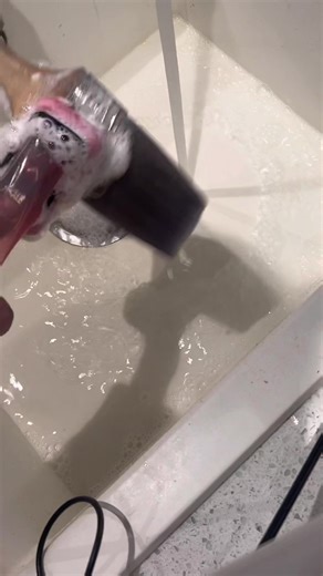 Brush Cleaning Tutorial: Tips and Tricks for Artist Brushes