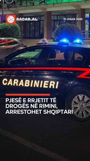 Radar.al on Instagram: "Një i ri shqiptar është arrestuar në bregdetin e Riminit, pasi akuzohet për posedim dhe trafikim të lëndëve narkotike. Aksioni u krye nga Policia e Shtetit në Itali, përgjatë zonës së Miramare. Oficerët pikasën tre persona në pazar, mes tyre një shqiptar dhe dy marokenë, duke i kapur në flagrancë. Njëri prej tyre kishte për qëllim të shiste lëndë narkotike, tjetri t’i blinte ato. Pasi panë uniformat e tyre, ata u përpoqën të largoheshin me shpejtësi. Gjatë një kontrolli f