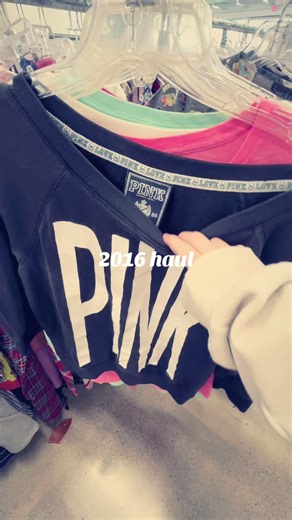 2016 Thrift Haul: Unique Finds and Style Tips