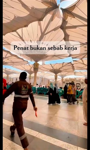 ✨ UMRAH · PERJALANAN IBADAH ✨ Ini bukan sekadar perjalanan, ini...