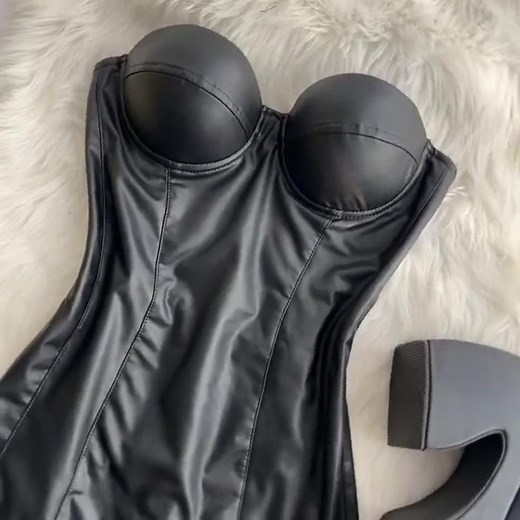 Vestido de Cuerina Negro - Outfits con Cuero - Dalianegrawear