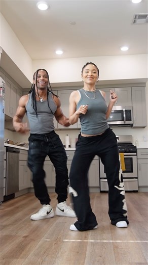 299K views · 14K reactions | When you tryna hit the step but gotta do the dishes first lmaoo it’s @dance10fikshun pretending like he’s really doing something  but When’s the last time y’all have seen us dance together‼️‼️ #dance #dancers #dancechallenge #beaulexx #teamsalut #couplesdance | Beaulexx | Facebook