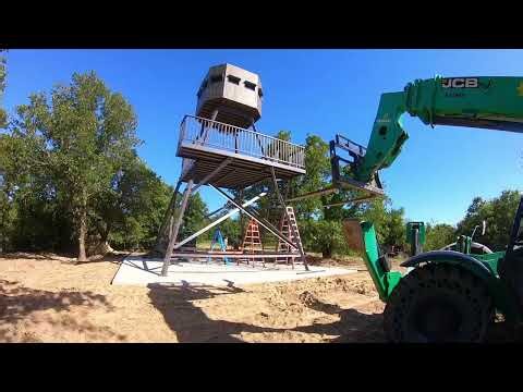 Accommodator 10'x10' on 25' Stand - MB Ranch King Blinds