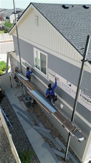 How to tear off old vinyl siding with a siding scaffold! 🏡 #sidinginstallation #construction