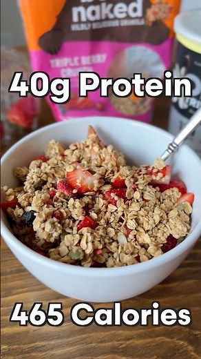 🍓HIGH PROTEIN Breakfast Yogurt Parfait!🥣