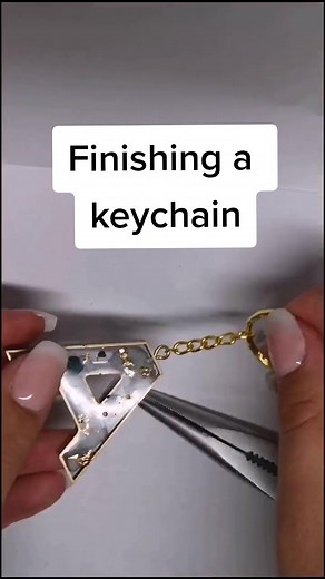 #letterkeychain #resinart #epoxyresin #resinkeychain #epoxy #resin #epoxykeychain #keychaindiy #diy #foryou