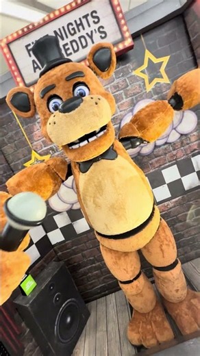 SPIRIT HALLOWEEN ANIMATRONIC Five Nights at Freddy’s Freddy Fazbear Spirit Halloween Animatronic