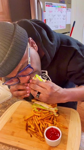 Turkey Club Sandwich Recipe!! #turkeyclubsandwich #turkeyclubs #turkeyclub #turkeysandwiches #eliteeats #theonealsway #fyp #foryou #foryoupage #tsrfoodies #tsrfoodie #superbowlsunday #superbowlsnacks #superbowlsandwich #superbowllvii #muchiesnacks #sundaynightfootball ***I DO NOT OWN THE RIGHTS TO THIS SONG***