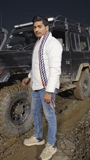 OLD Defender Takes on Tough Off Road Trails #trending #shorts #car #offroad