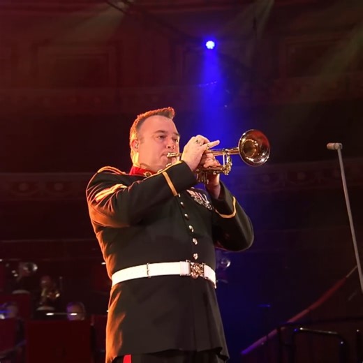 Mark Upton-Trumpet Player/Teacher - Steve Saleh - Paul Saggers - IL TRIELLO (The Good, The Bad and the Ugly) - ENNIO MORRICONE💯🤩🔥 . . . Used by Kind permission of The Bands of HM Royal Marines. . . . #trumpet #trumpetplayer #trompeta #trompetistas #trumpetplayers #trompete #enniomoricone #top #music #musica #highnotes #pop #italy #royalmarines | Trumpet Lovers