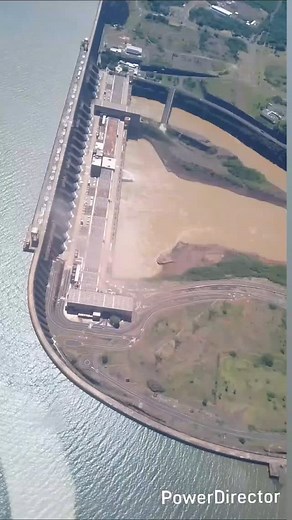 Hermosa vista aérea de la Represa Hidroelectrica Binacional Itaipu, compartida entre Paraguay y Brasil sobre el Río Paraná 🌊🌊🌈🌞🇧🇷💪🙏🤝🇳🇱 #cataratastodoelaño #siempreesmejorconunguia #represadeitaipu | Marcelo Gaston Florentin