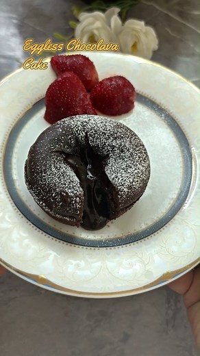 30K views · 98 reactions | Molten choco Lava in 10 mins ! No oven needed ingredients Dark Chocolate - 100gms Butter - 2tbsp Milk - 1/2 cup Oil - 3 tbsp Sugar - 1/2 cup Baking Powder - 1/2 tsp Few drops of Vanila Essence Cocoa Powder - 3 tbsp A pinch of salt #chocolavacake | ChillySeeds Kitchen | Facebook