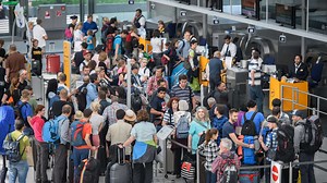 Riesiger Andrang am Münchner Flughafen: Polizei rät zu Geduld - und gibt wertvolle Tipps