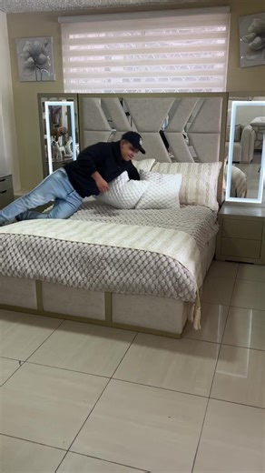 Prueba de muebles en Mueblería Castillo Cuenca