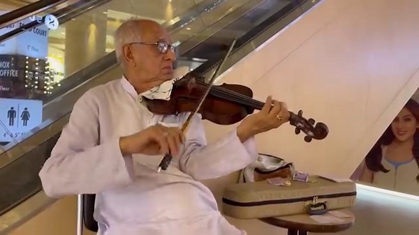 Was such an honour to meet Mr Swapan Sett,pure Indian classical violin player ! Met him at the forum mall,Elgin road ,ground floor ! Such a wonderful musician ! If anybody wants to learn from sir or wants to purchase his 1 hour Hindustani classical music CD please contact on the given mobile number 93312448895,8583042946 Please support such independent musicians ! | Adrit