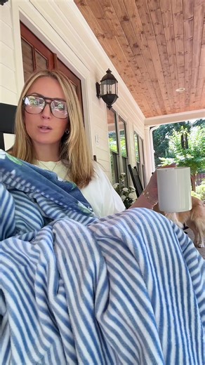 ☁️SO soft!! This 2 in 1 blanket by Draper James is gorgeous and the perfect prints for summer!🤍@QVC, Inc #draperjames #reesewitherspoon #blankets #cozyhome #cozyblanket